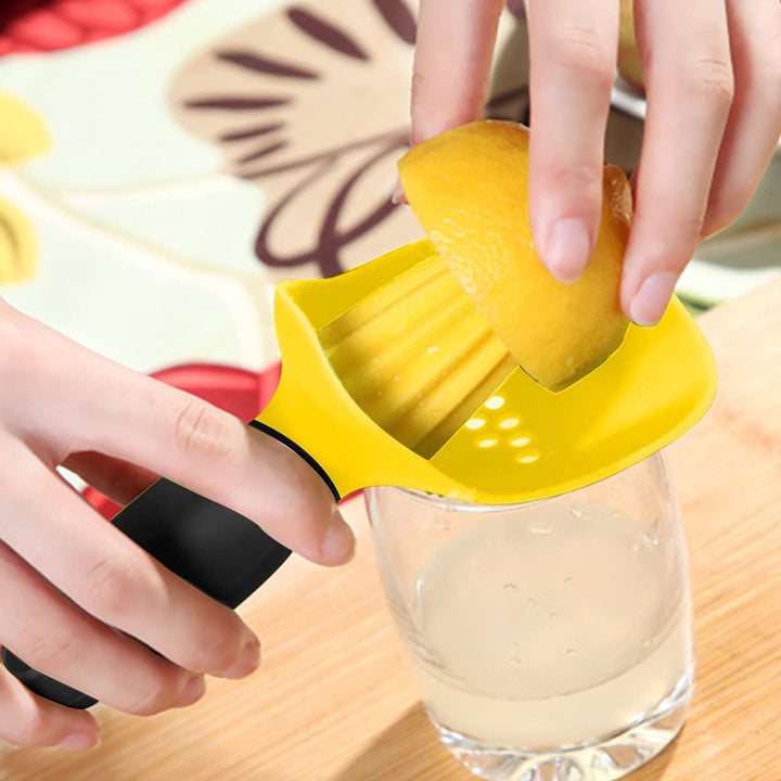 Elevate Your Juicing Game with Our Creative Kitchen Gadget Manual Juicer